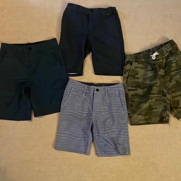 Lot of boys size 8 (equivalent) shorts- like new condition - Picture 1 of 12